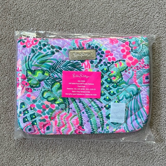 NWT Lilly Pulitzer Quilted Pouch In Banana Split Print - Picture 1 of 4